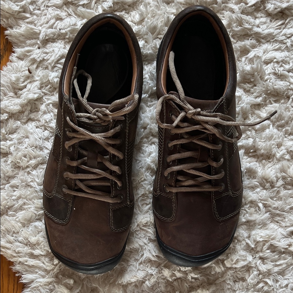 Keen’s Classic Brown Leather Oxfords